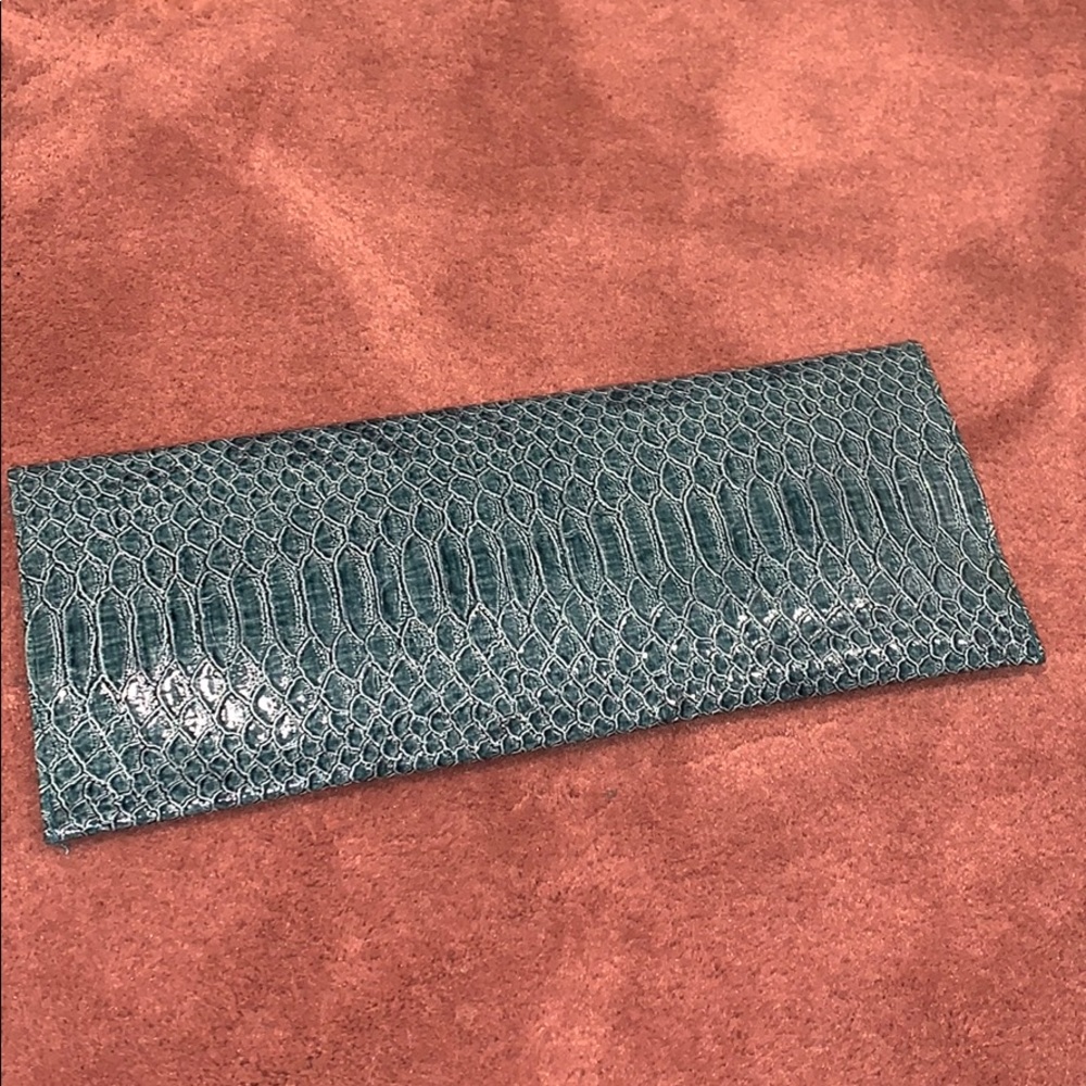 Blue clutch - Picture 2 of 3